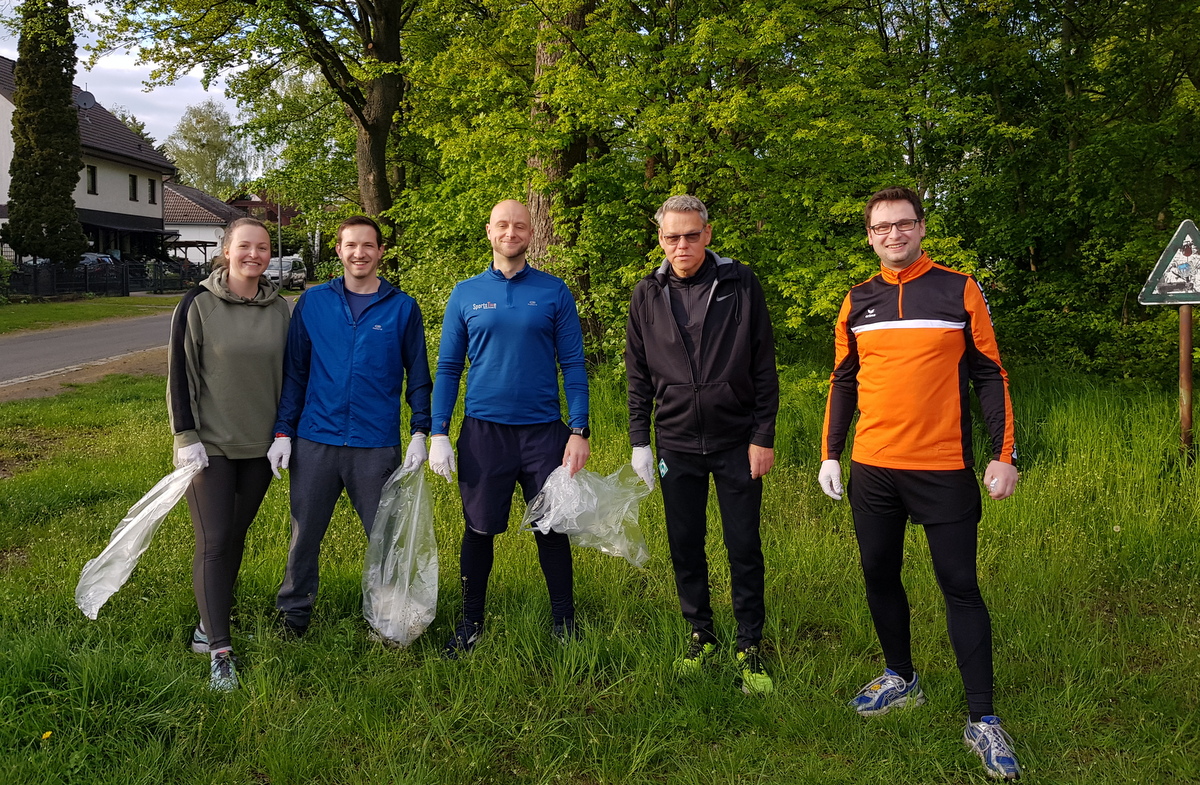 Foto: Plogging mit dem Bezirksbürgermeister von Tempelhof-Schöneberg Herrn Oltmann